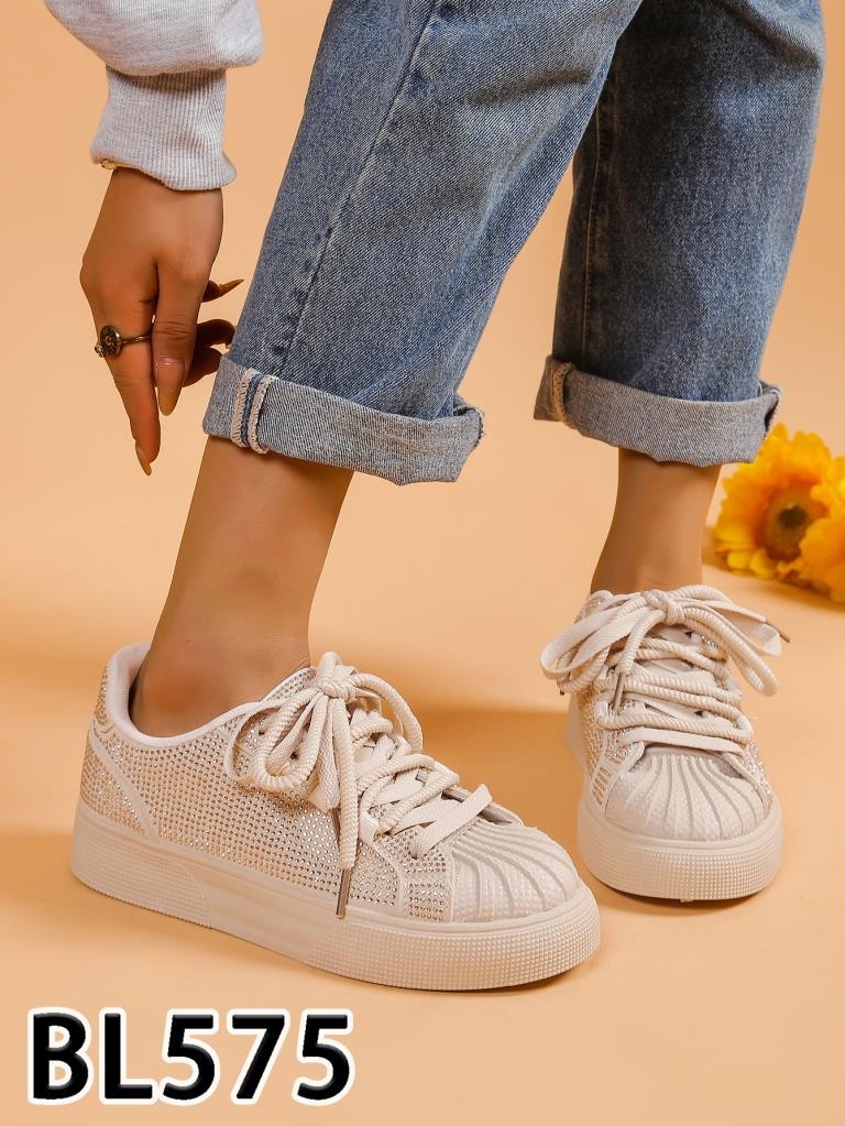 Buty sportowe damskie Roz 36-41 / 12 par 1